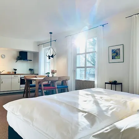 Walnuss Apartment- Wachmaschine- Parkplatz- Balkon * Wolfsbourg